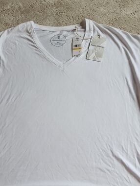 Tommy Bahama White V-Neck Tee with Tag NWT